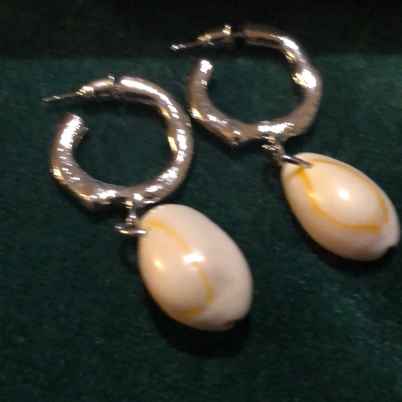 NWOT silver hoop and genuine shell earrings - Picture 2 of 4